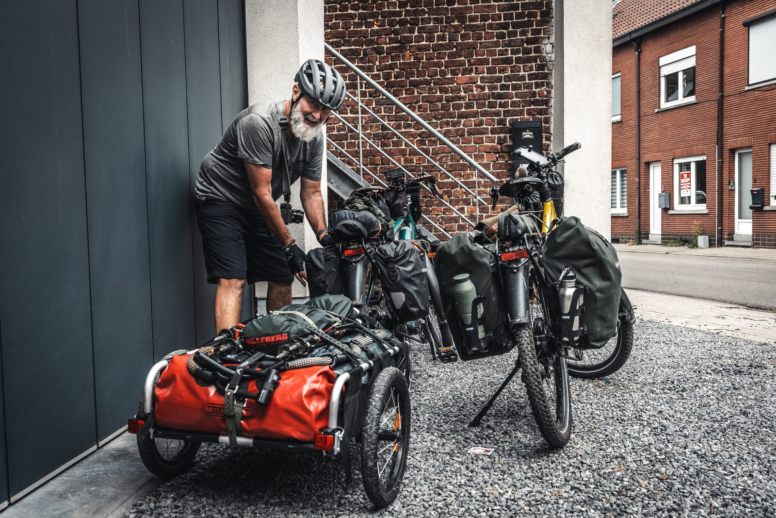 Bike Trailers vs. Cargo Bikes | The Ultimate Comparison