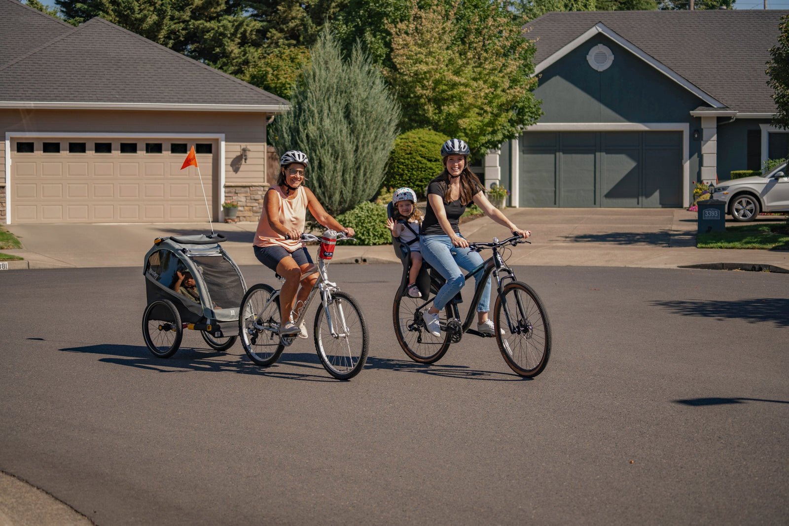 Bike Seat vs. Trailer: Child Safety and Comparison Guide