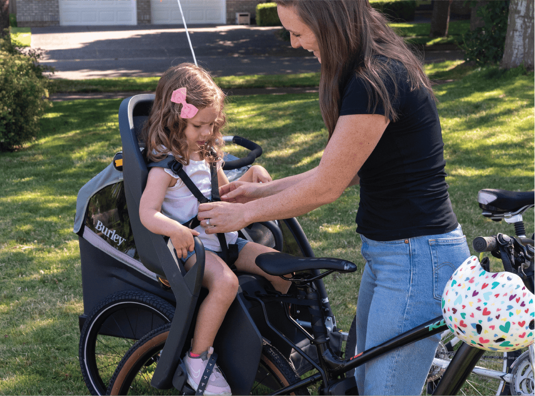 bike baby rear seat with handrail and helmet Child The bike baby seat is very safe to use Guide to Choosing the Best