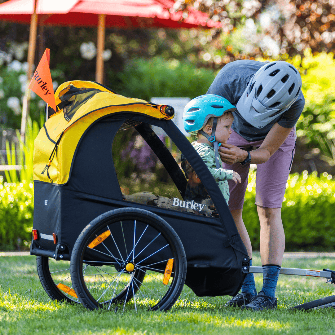 Burley Bee® Bike Trailer - Safe and Comfortable for Kids - Burley Kid Bike Trailer
